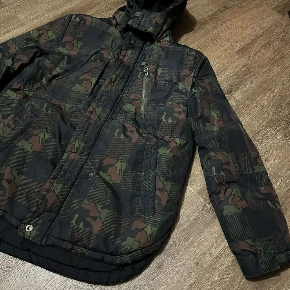 Big Chill Boys Winter Ski Jacket Green Black Camouflage Hood Lined youth Size 18